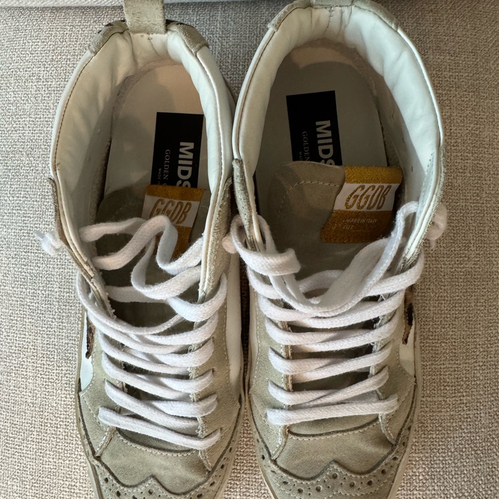 Golden Goose White and Gray Sneakers with Leopard Star - Picture 7 of 10